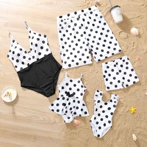 Beach Swimwear Family Matching Outfits Mother Daughter Bikini Swimsuit Set Mommy and Me Clothes Father Son Shorts Summer Fashion