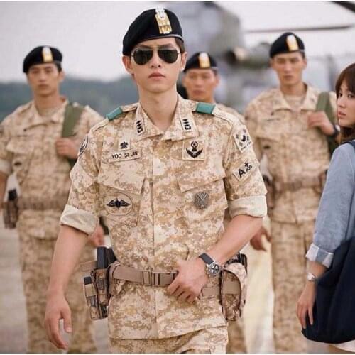 Military tactics of uniformed soldiers soft play gun equipment combat camouflage suit mens hunting camouflage suit