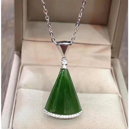 S925 silver inlaid Jasper clavicle chain is exquisite in style, exquisite in jade quality and full in water head