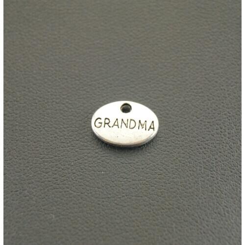 50pcs 12x9mm Silver Color Letter "Grandma" word Family Charms Metal Bracelet Necklace Jewelry Findings A717