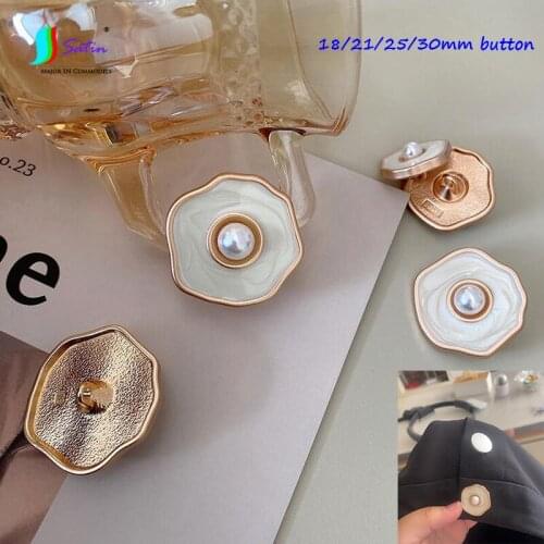 Big Size 18/21/25/30mm Sweater Coat Diy Shoe Decoration Middle White Bead Wave Gold Flower Shape Button