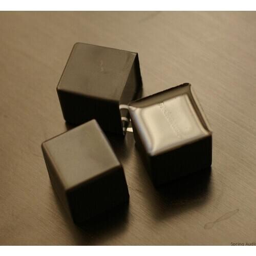 Mini black bricks, vivid density, nostalgic LP feel, can be used for padding, sound shock absorber foot spikes