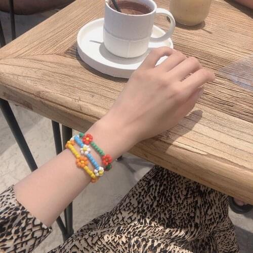 New Korean Cute Flowers Daisy Bracelets Transparent Colorful Beaded Handmade Elastic Wristband for Women Jewelry Dropshipping