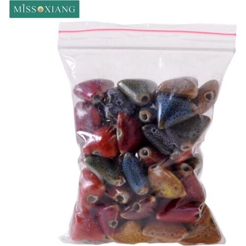 50pcs/lot 16mm Triangle Ceramic Beads Diy Loose Chinese Glaze Bead Porcelain Handmade Charms Bracelet Car Pendant Jewelry Making