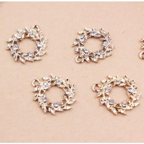 Factory Price 60PCs 20MM Round Alloy Rhinestone Floral Hollow Out Charm Craft Fit Ornament Accessories Bracelet Necklace Decor