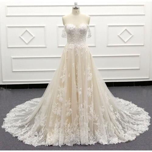 Molanda Hung Sexy A-line Wedding Dress 2021 Newest Off Shoulder Lace Button Bridal Wedding Gown Bride vestito da sposa XZ-2911