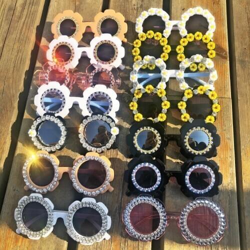 Gorgeous Round Kids Sunglasses Diamond Flower Children Eyewear Cute Small Baby Sun Glassess Summer Bling Colors Shades