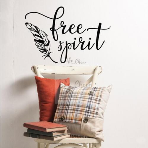 Free Spirit Quote Wall Art Decal Flying Feather Wall Sticker Freedom Style Wallpaper Home Interior Decoration Vinyl Art AC083