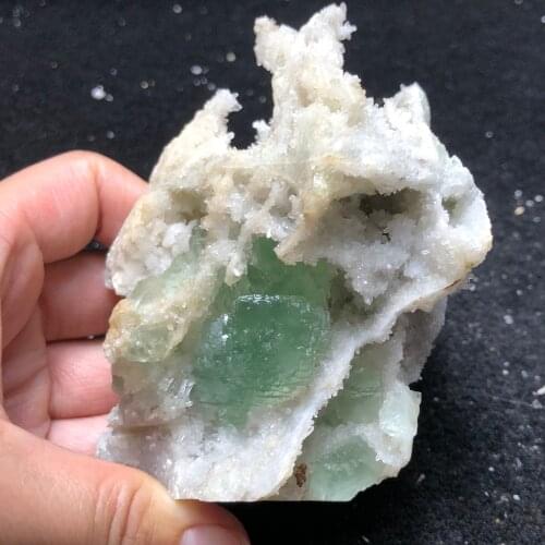 305.9gNatural grass green fluorite and crystal mineral stone home decoration wheel pulse therapy geology teaching collection