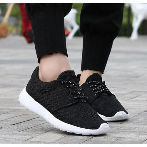 New 2021 Men Running Shoes Breathable Outdoor Sports Shoes Lightweight Sneakers for Women Comfortable Athletic Training Footwear