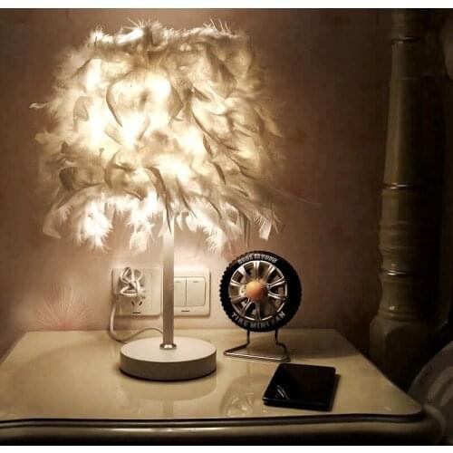 Feather table lamp bedroom bedside table lamp romantic modern simple night lamp wedding warm net red lamp table lamp