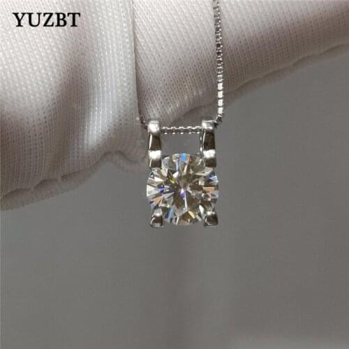 Solid Silver 925 Platinum Plated Brilliant 1 ct Cut Diamond Test Past D Color Moissanite Cow Head Heart Back Pendant Necklace