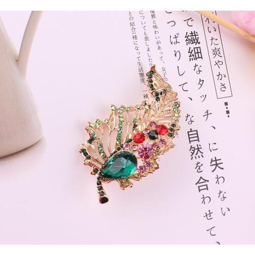 LUBOV Green Red Crystal Stone Inlaid Hollow Out Gold Color Metal Leaf Brooch Pin Trendy Women Costume Jewelry Gift for Girls