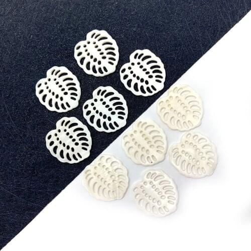 Natural Freshwater Shell Pendant Necklace Carved White Leaves Mother-of-Pearl DIY Handmade Jewelry Necklace Accessories