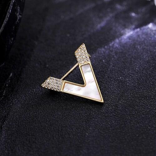 Full Shine Crystal Luxury Shell Brooches Women Fashion V Letter Badge Pins Brand Men Jewelry Accessories Z259