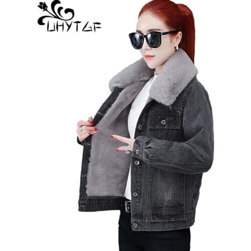 UHYTGF Lambswool Plus Velvet Winter Denim Jacket Women Fur Collar Casual Short Parker Coat Single-Breasted Loose Jeans Tops 1153