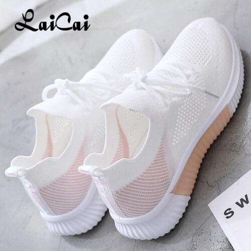Womens Shoes 2021 Spring White New Breathable Sports Mesh Versatile Summer Hollow Walking Flying Woven No-slip Ladies Sneakers
