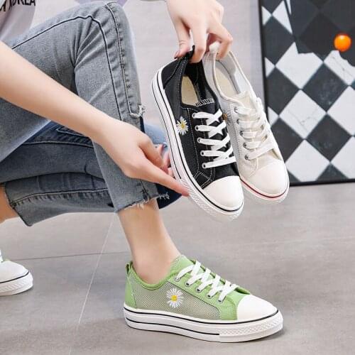 2021 Summer Plus 43 New Women Shoes Daisy Embroidery Fashion Trends Girl Sneakers Cloth Shoes Sneakers Women Shoes for Women
