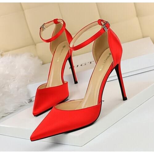 European and American Simple High-Heel Satin Shallow Mouth Pointed Hollow Sexy Nightclub Word Sandals