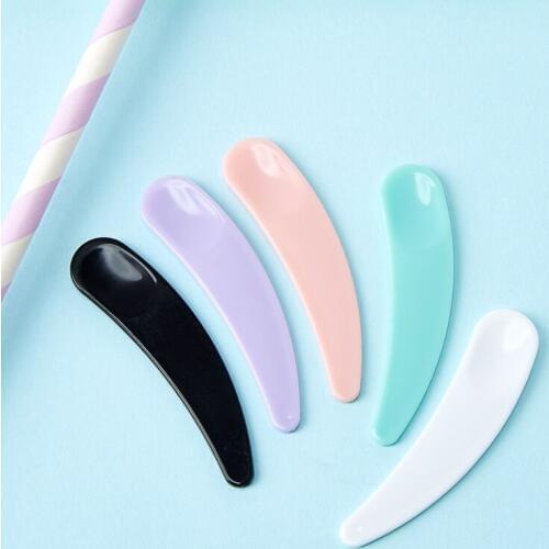 100 pcs Crescent spoon scoop mask spoon cosmetic packing tool