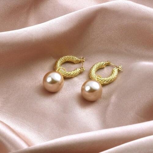 Designer Korean high-end retro pearl minimalist temperament mesh red earrings women exaggerated Hong Kong style fashion earrings