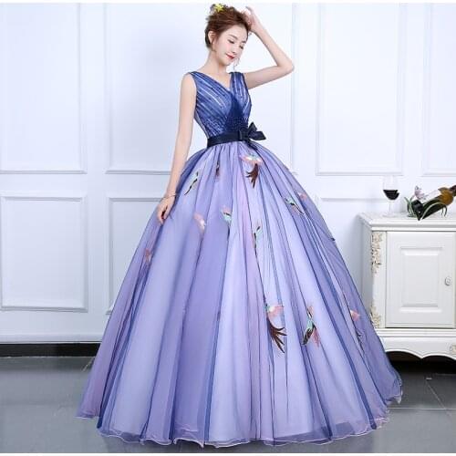 Vintage Sleeveless Quinceanera Dresses 2021 New Sexy V-neck Party Dress Lace Embroidery Ball Gown Customize Color Vestidos