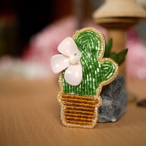 2PC Cute Patch Handmade Rhinestone Beaded Sequin Patches Cactus Fashion Sew On Crystal Pearl Patch Clothes Beaded Applique