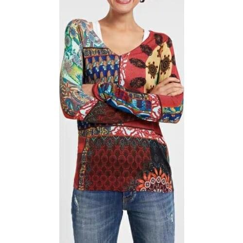 Spain D position print V-neck light T-shirt