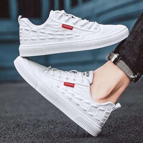 Casual Shoes Men Comfortable Breathable Canvas Mens Loafers Handmade Design Flats Sneakers Men Slip on Lazy Driving Brand Shoes