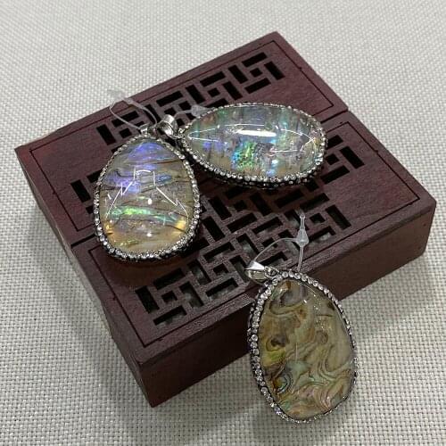 Oval Drop-shaped Natural Faceted Crystal Rim Shell Charm Handmade Classic Fashion Pendant Accessories Can Be Wholesale In Bulk