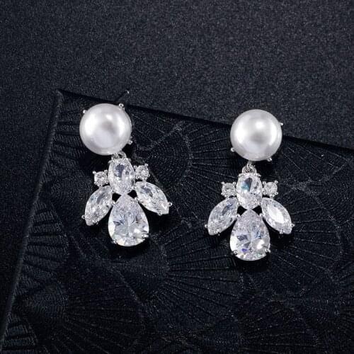 Retro Refined Snowflake Crystal Dangle Earrings Fashion Elegant Women Inlay Zircon Pearl Earrings Charm Women Engagement Jewelry