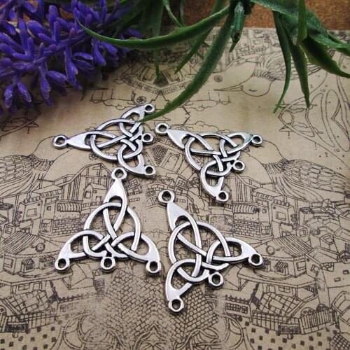 30pcs-28*25mm Triangle Vintage Earrings Findings Earrings hanging head Charms Antique Silver Color Charms