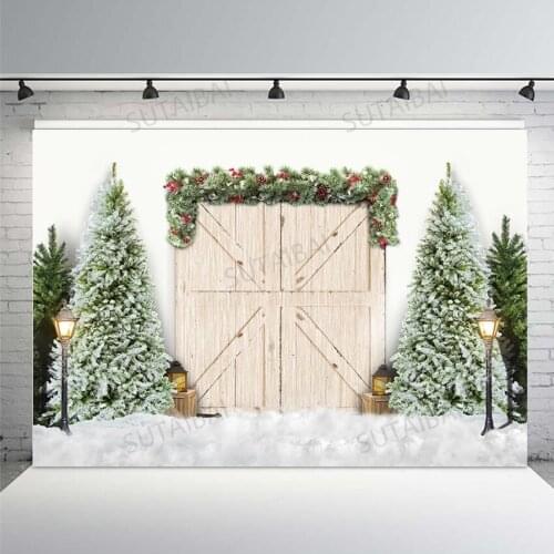 Christmas Background Green Christmas Tree Wreath Winter Snow Backdrop Photography Vintage Old Door Wedding Portrait Photo Shoot