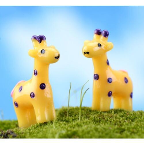 ZOCDOU 1 Piece Cartoon Spotted Sika Deer Giraffe Animal Model Small Statue Figurine Crafts Figure Ornament Miniatures DIY Decor
