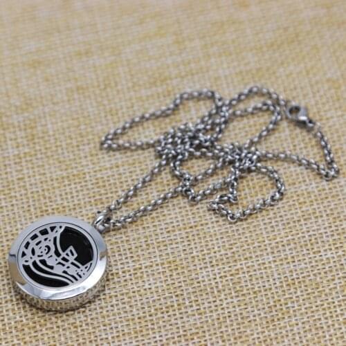 With chain and 10pcs Felt pads, Music Aromatherapy Essential Oils Stainless Necklace pendant Perfume Diffuser Locket