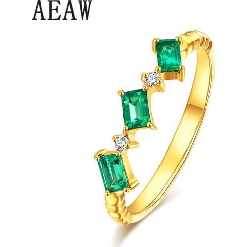 1.0CTW Lab Created Colombian Emerald Setting with Round Moissanite Engagement Ring Five-Stone Style Solid AU 585 14K Yellow Gold