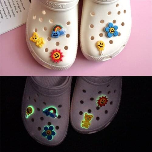 1pcs Glow in The Dark Croc JIBZ Charms PVC Noctilucence Accessories Decoration Rainbow for Clog JIBZ Button Charm for kid Gift