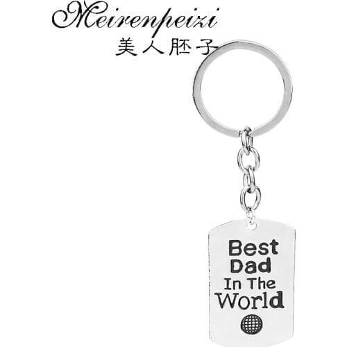 Letter Best Dad In the World Pendant Keychain Key Chain Fathers Day Gift Family Jewelry Mens Car Key Holder Present for Dad