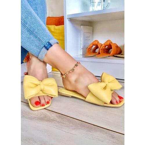 Celie Women Beach Slippers Hot 2021 Summer Fashion Design Ribbon Tape Light Stylish Casual Women 'S Outdoor Shoes Flip-flops