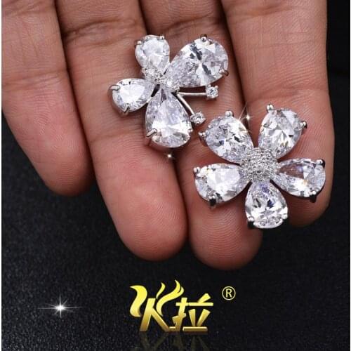 Wholesale CZ stones Butterfly or Flower charm Collar Pin Brooch For Women Fashion badge pin Brooch Ornament Jewelry Accessory