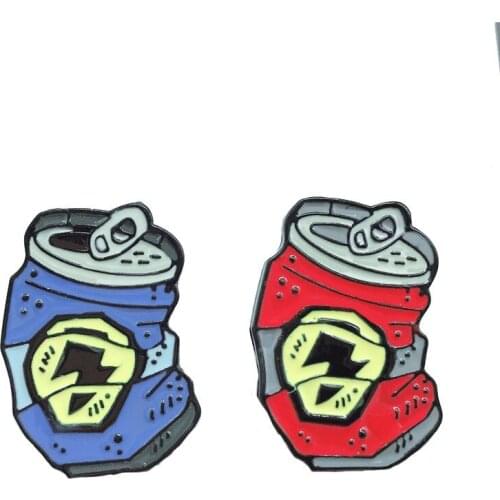 Best selling sports drink bottle beverage cans metal red brooch blue lightning badge brooch creative creative costume jewelry