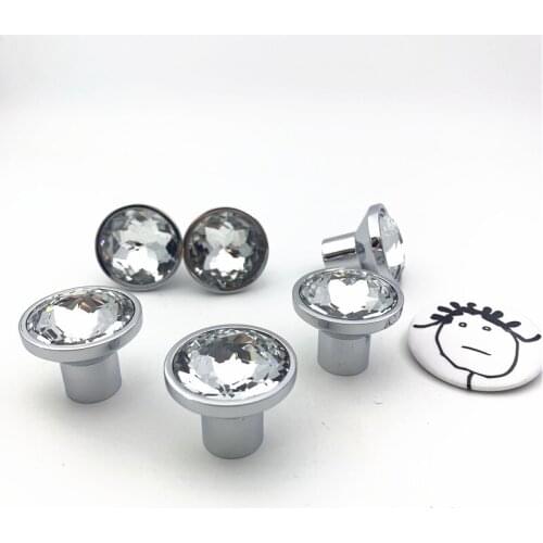 LCH 34MM NEWLY DESIGNED SQUARE CLEAR CRYSTAL CABINET KNOB ON A CHROME ZINC BASE CABINET KNOB DOOR KNOB