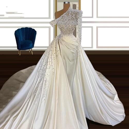 Elegant One Shoulder Long Sleeve Wedding Dresses Luxury Pearls High Split Plus Size Mermaid Satin Bridal Gowns Vestidos De Novia