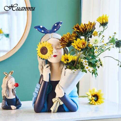 Nordic Cute Sunflower Girl Vase Creative Personality Resin Portrait Sculpture Vase Modern Home Flower Arrangement Desktop Vase