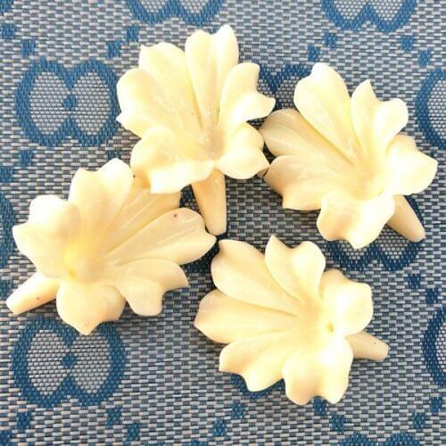 Cream White Flower Beads Charms DIY Accessories Top Fashion Jewelry Fittings Many types of Designs