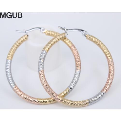 Three choices European and American minimalist popular hoop earrings men and women Sports and leisure office LH665
