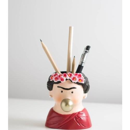 Creative Famous Resin Pen Holder Ornament Cute Fashion Office Student Desk Storage Pen Container