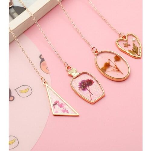 2pcs Shaped Crystal Dried Flower Bookmark Pendant Creative Book Mark Entrainment Chain Book Clip Stationery Gift Ffice Holder