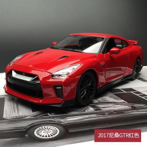 Bburago 1:24 2017 Nissan GTR sports God of War car simulation alloy car model decoration Collect gifts toy