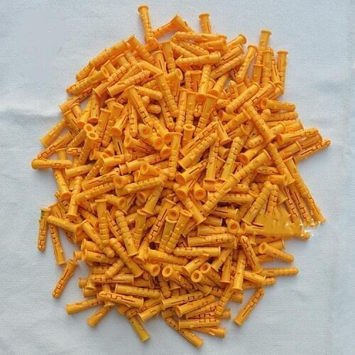 100pcs Plastic expansion pipe M6*30mm M8*40mm rubber plug plastic pipe nylon column expansion screw anchor plug wall plugs